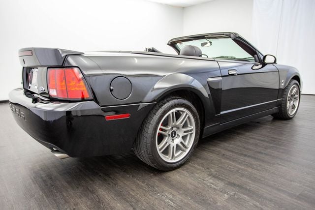 2003 Ford Mustang SVT Cobra - 22672634 - 24