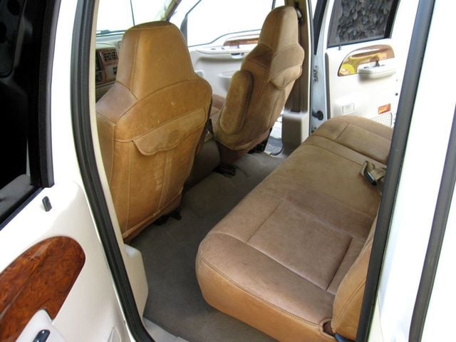 2003 Ford Super Duty F-350 DRW Crew Cab 172" King Ranch 4WD - 22918439 - 34