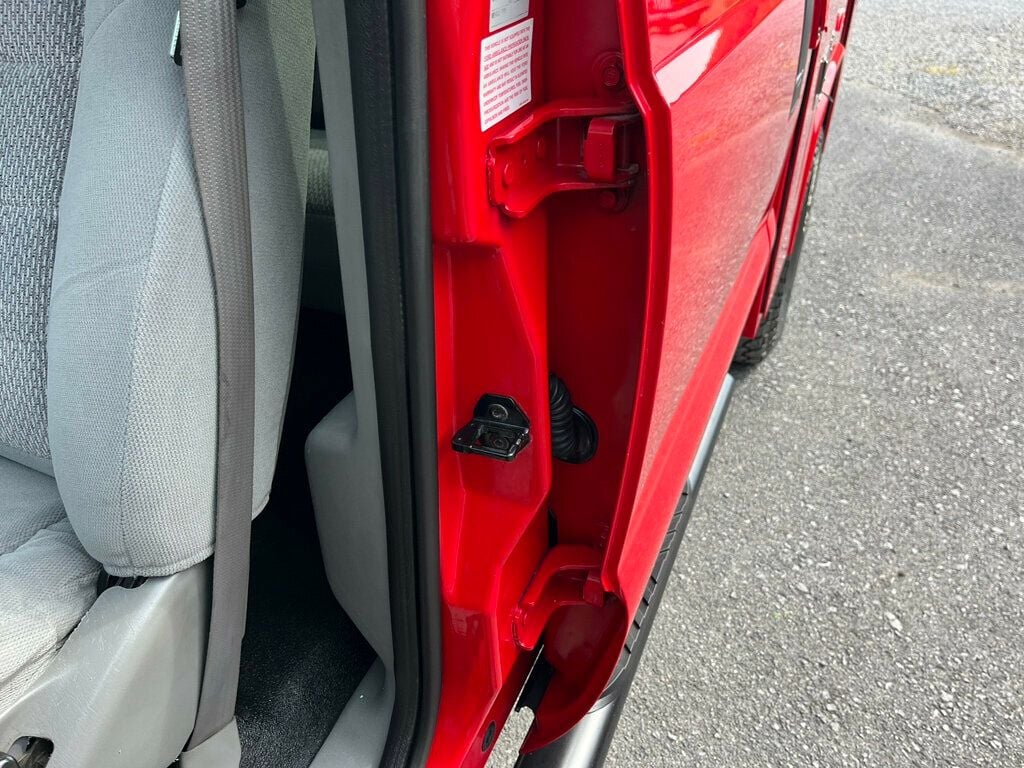 2003 Ford Super Duty F-350 SRW 1-Owner RUST FREE 4x4 Utility Truck - 22916552 - 64