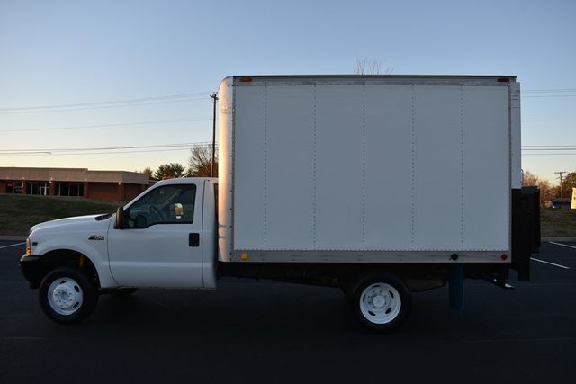 2003 Ford Super Duty F-450 DRW Reg Cab 165" WB 84" CA XL - 22338258 - 22