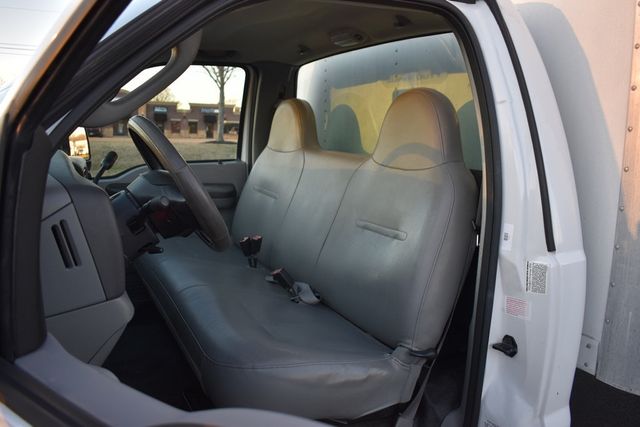 2003 Ford Super Duty F-450 DRW Reg Cab 165" WB 84" CA XL - 22338258 - 2