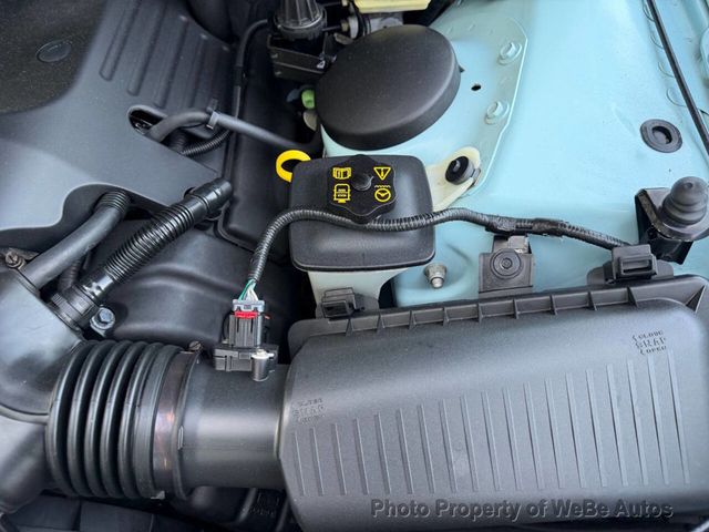 2003 Ford Thunderbird Two Tops - 23035573 - 28