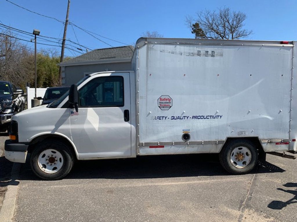 2003 GMC G3500 CUTAWAY 10 FOOT SINGLE WHEEL BOX TRUCK LOW MILES READY FOR WORK - 21860668 - 3