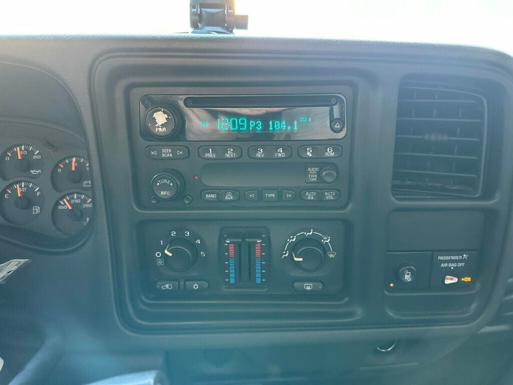 2003 GMC Sierra 2500HD Reg Cab 133" WB 4WD SLE - 22983482 - 12