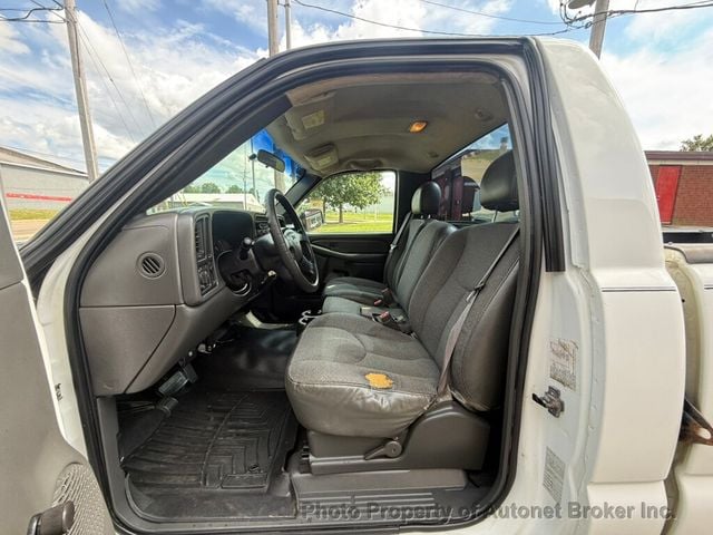 2003 GMC Sierra 2500HD Reg Cab 133" WB Work Truck - 23057002 - 11