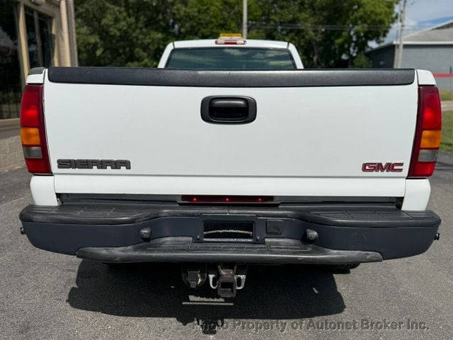 2003 GMC Sierra 2500HD Reg Cab 133" WB Work Truck - 23057002 - 5