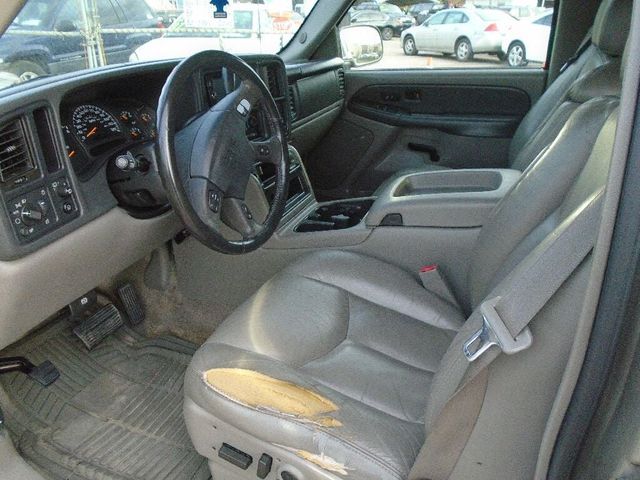 2003 GMC Yukon  - 21827950 - 2