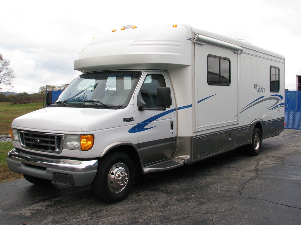 2003 Ford E-450 photo 3