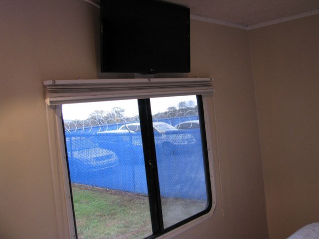 2003 Gulf Stream Gulf Stream Generator Slideout Fully Self Contained - 22940918 - 34