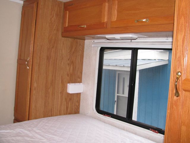 2003 Gulf Stream Gulf Stream Generator Slideout Fully Self Contained - 22940918 - 35