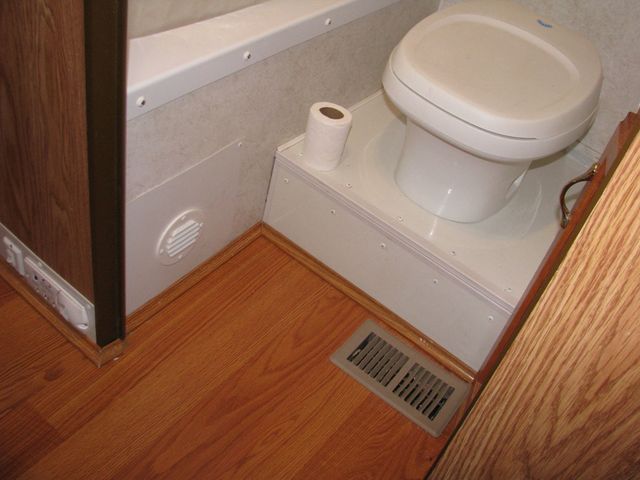 2003 Gulf Stream Gulf Stream Generator Slideout Fully Self Contained - 22940918 - 42