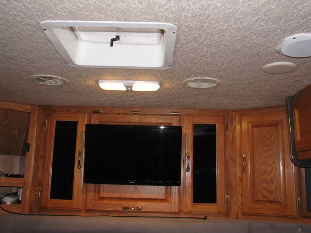 2003 Gulf Stream Gulf Stream Generator Slideout Fully Self Contained - 22940918 - 46