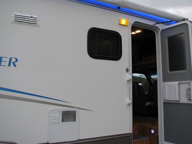 2003 Gulf Stream Gulf Stream Generator Slideout Fully Self Contained - 22940918 - 48