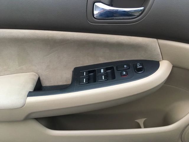 2003 Honda Accord Sedan LX Automatic - 18372066 - 10