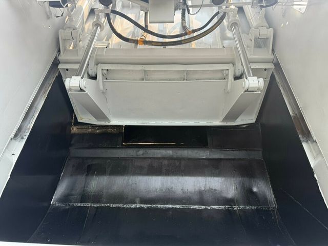 2003 International 4400 20 YARD REAR PACKER SINGLE AXLE GARBAGE TRUCK LOW MILES FINANCING AVAILABLE - 22842964 - 9