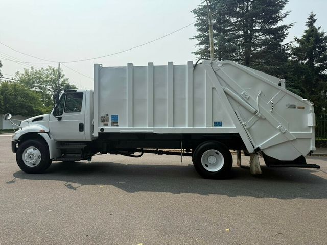 2003 International 4400 20 YARD REAR PACKER SINGLE AXLE GARBAGE TRUCK LOW MILES FINANCING AVAILABLE - 22842964 - 1