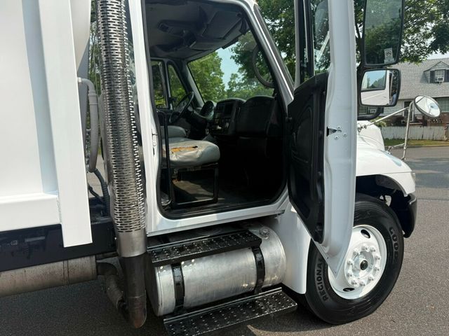 2003 International 4400 20 YARD REAR PACKER SINGLE AXLE GARBAGE TRUCK LOW MILES FINANCING AVAILABLE - 22842964 - 33