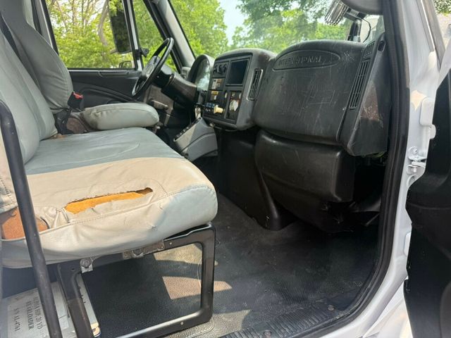 2003 International 4400 20 YARD REAR PACKER SINGLE AXLE GARBAGE TRUCK LOW MILES FINANCING AVAILABLE - 22842964 - 36