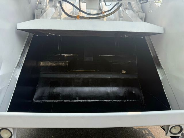 2003 International 4400 20 YARD REAR PACKER SINGLE AXLE GARBAGE TRUCK LOW MILES FINANCING AVAILABLE - 22842964 - 8