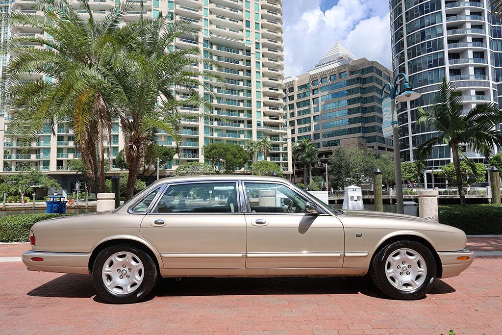 2003 Jaguar XJ 4dr Sedan VDP - 22904382 - 14