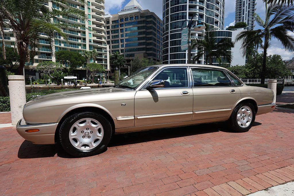 2003 Jaguar XJ 4dr Sedan VDP - 22904382 - 15