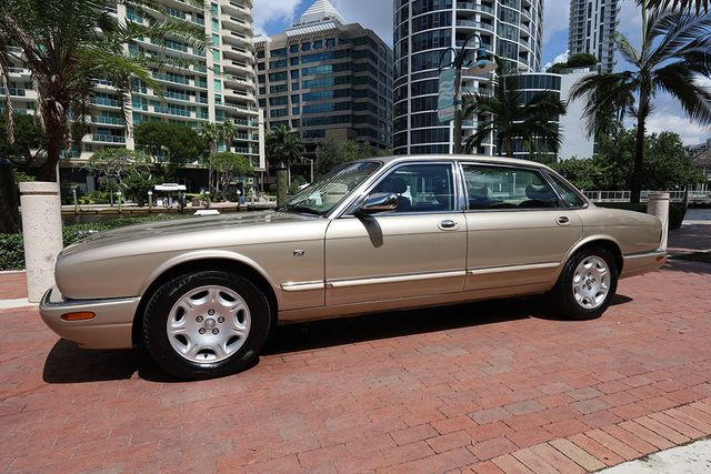 2003 Jaguar XJ 4dr Sedan VDP - 22904382 - 15