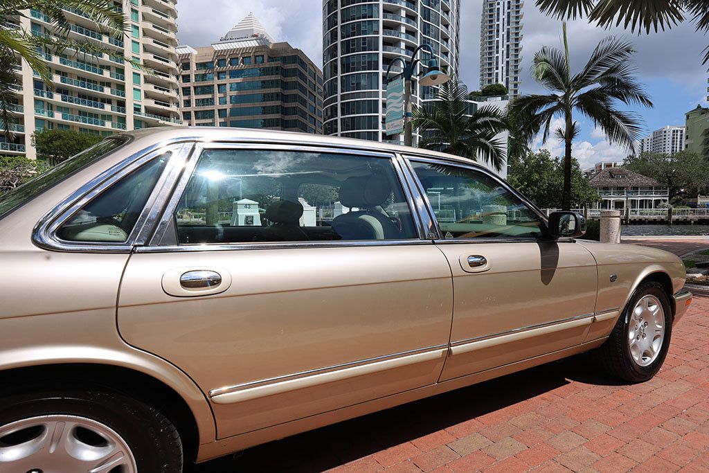 2003 Jaguar XJ 4dr Sedan VDP - 22904382 - 22