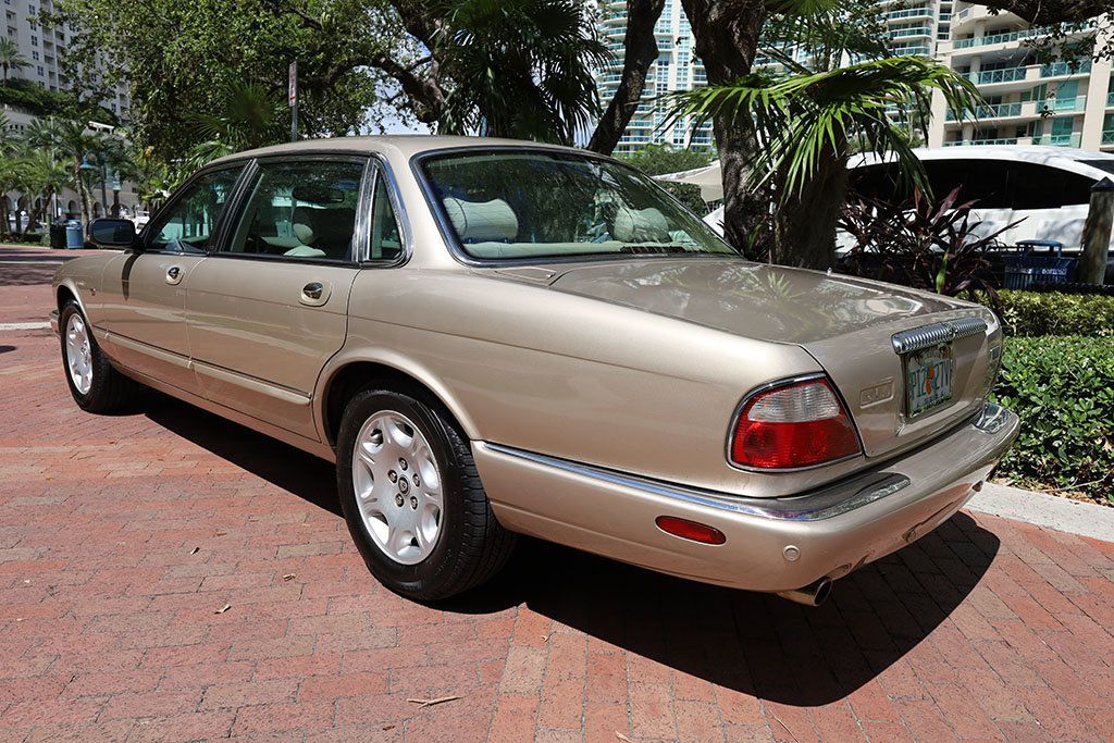 2003 Jaguar XJ 4dr Sedan VDP - 22904382 - 26