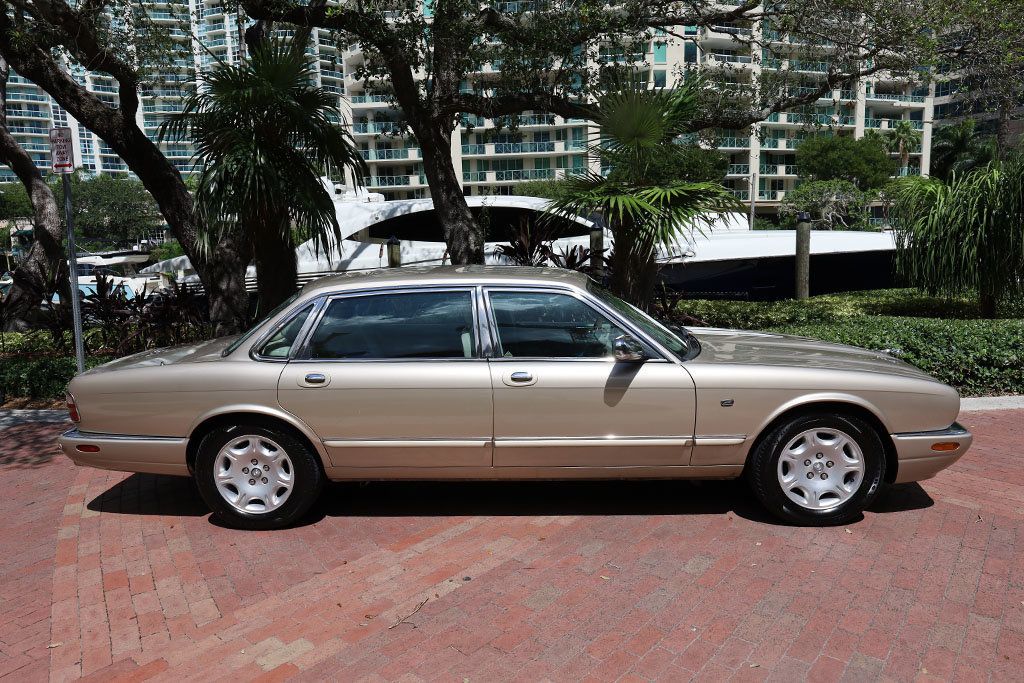 2003 Jaguar XJ 4dr Sedan VDP - 22904382 - 27