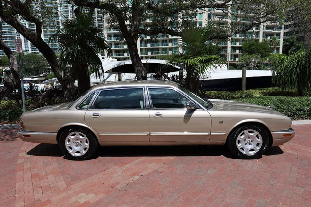 2003 Jaguar XJ 4dr Sedan VDP - 22904382 - 27