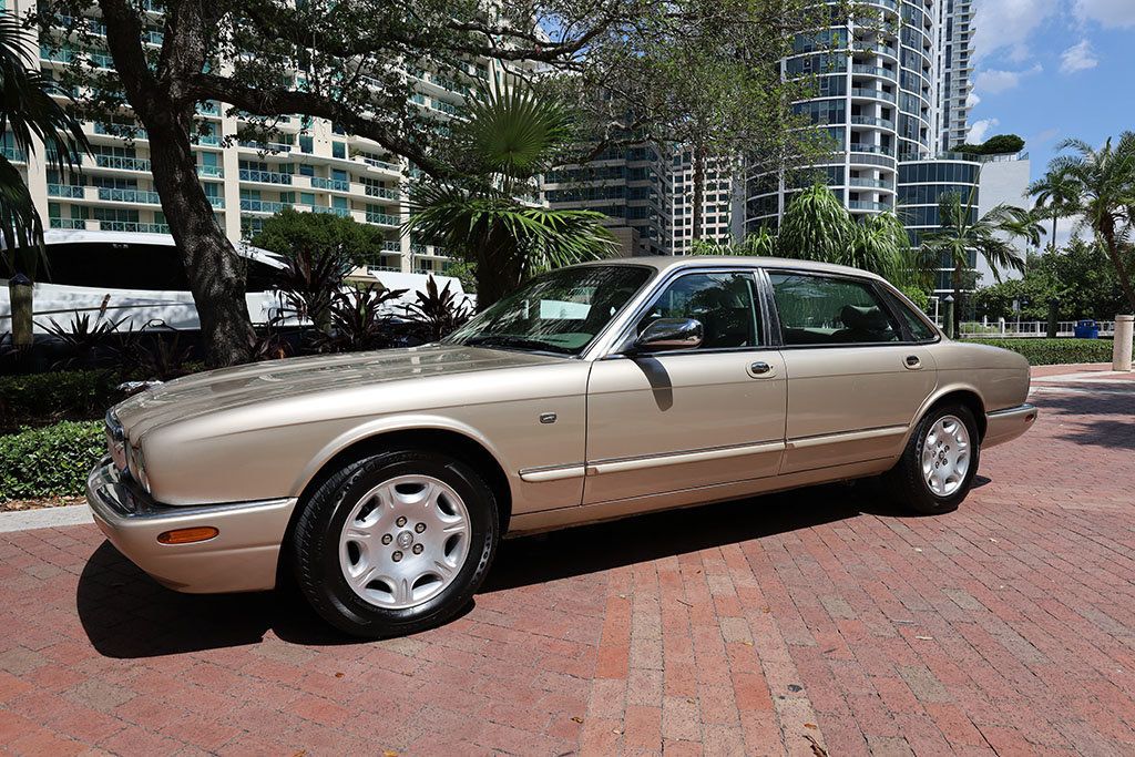 2003 Jaguar XJ 4dr Sedan VDP - 22904382 - 28