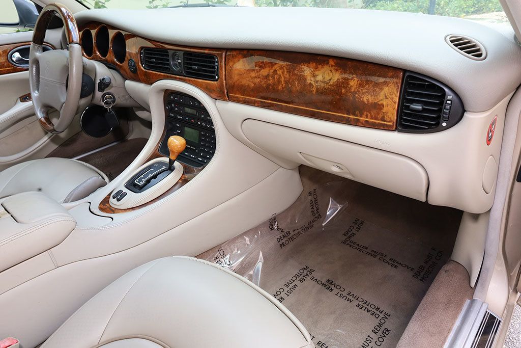 2003 Jaguar XJ 4dr Sedan VDP - 22904382 - 41