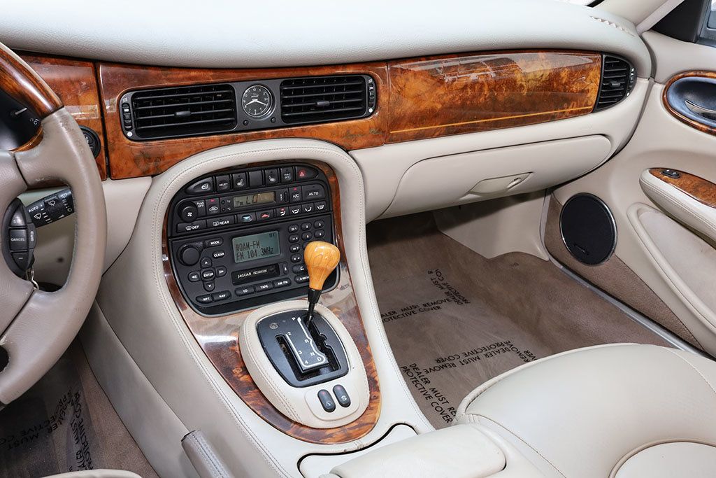 2003 Jaguar XJ 4dr Sedan VDP - 22904382 - 43