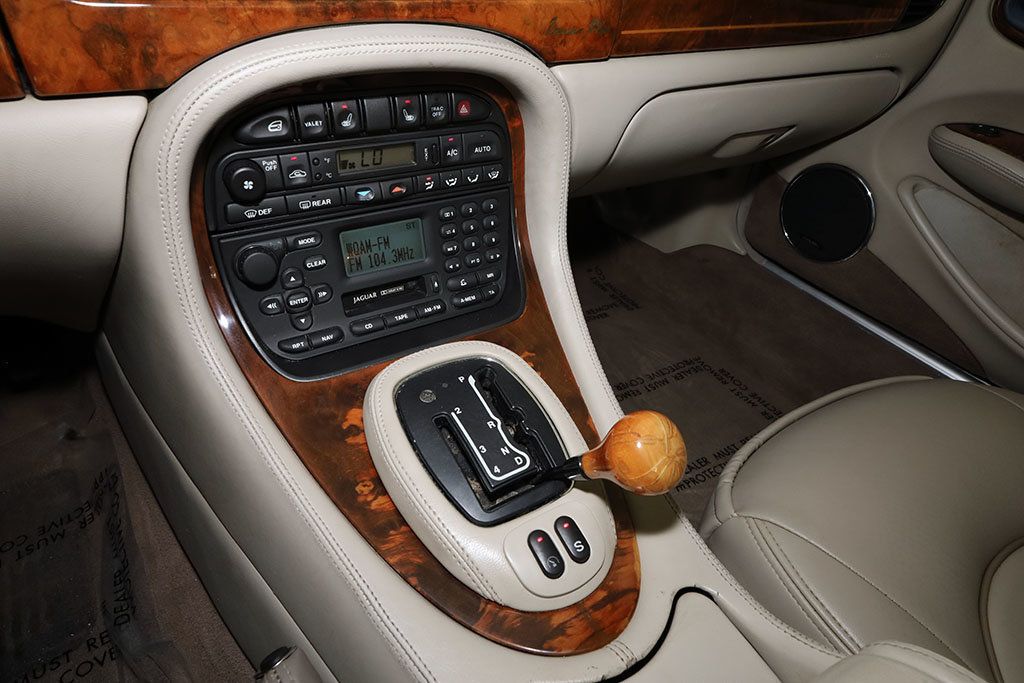 2003 Jaguar XJ 4dr Sedan VDP - 22904382 - 44