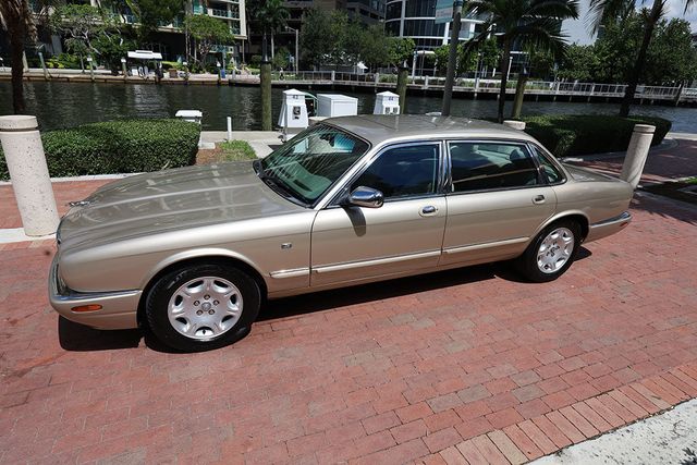 2003 Jaguar XJ 4dr Sedan VDP - 22904382 - 70