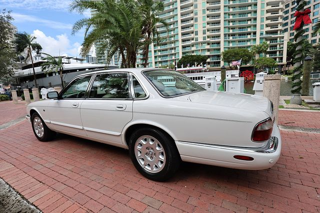 2003 Jaguar XJ 4dr Sedan XJ8 - 23101107 - 17