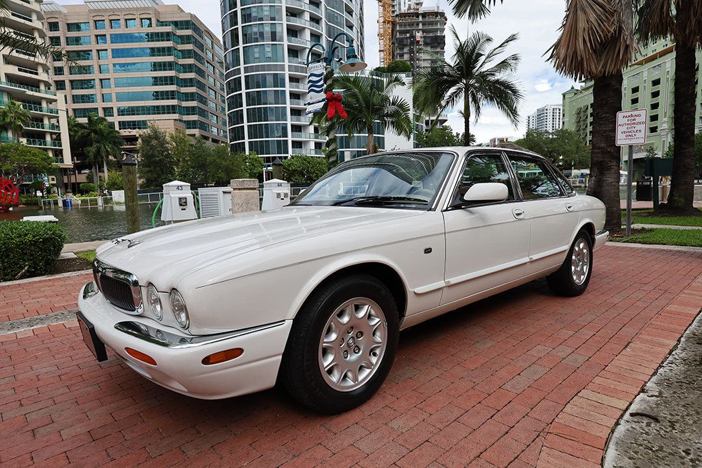 2003 Jaguar XJ 4dr Sedan XJ8 - 23101107 - 24