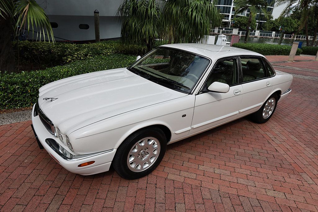 2003 Jaguar XJ 4dr Sedan XJ8 - 23101107 - 26