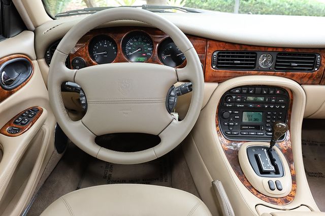 2003 Jaguar XJ 4dr Sedan XJ8 - 23101107 - 34