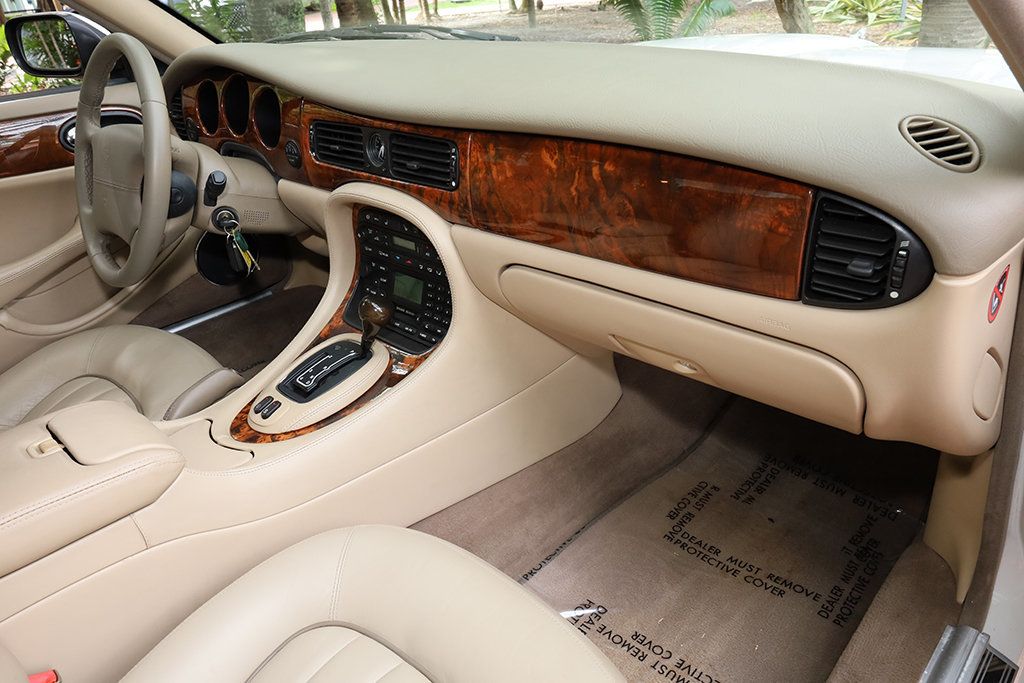 2003 Jaguar XJ 4dr Sedan XJ8 - 23101107 - 36
