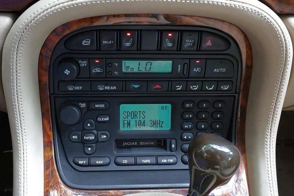 2003 Jaguar XJ 4dr Sedan XJ8 - 23101107 - 39