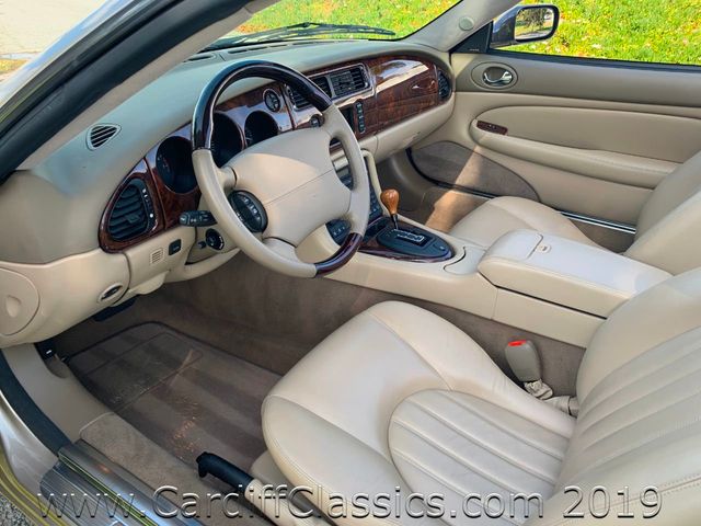 2003 Jaguar XK8 2dr Convertible XK8 - 18893995 - 17