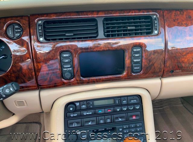 2003 Jaguar XK8 2dr Convertible XK8 - 18893995 - 24