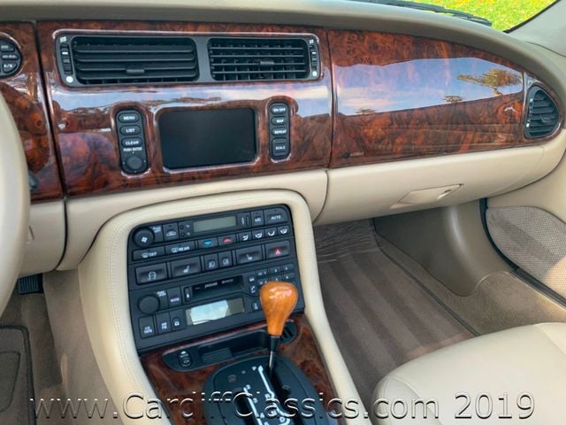2003 Jaguar XK8 2dr Convertible XK8 - 18893995 - 25