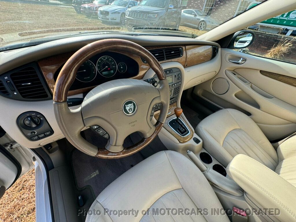2003 Jaguar X-Type photo 10