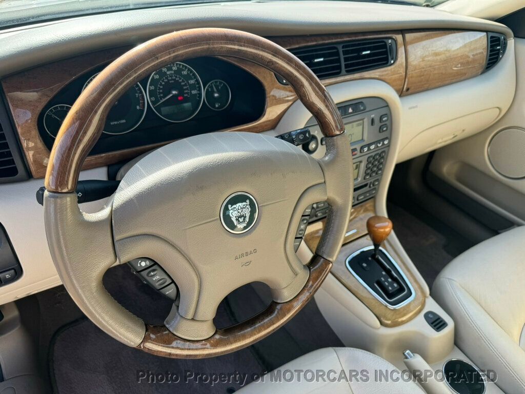 2003 Jaguar X-Type photo 11