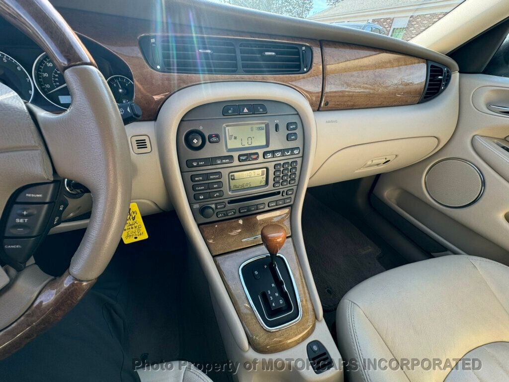 2003 Jaguar X-Type photo 14