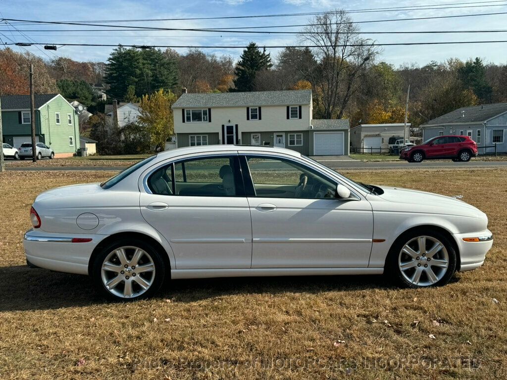 2003 Jaguar X-Type photo 17