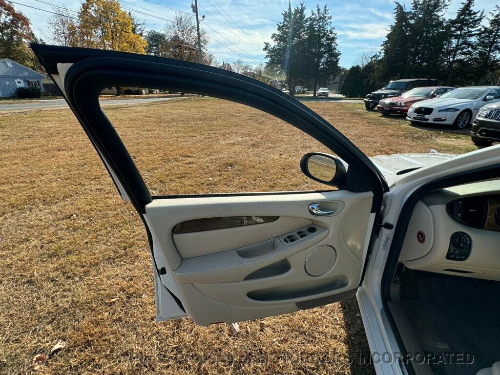 2003 Jaguar X-Type photo 8