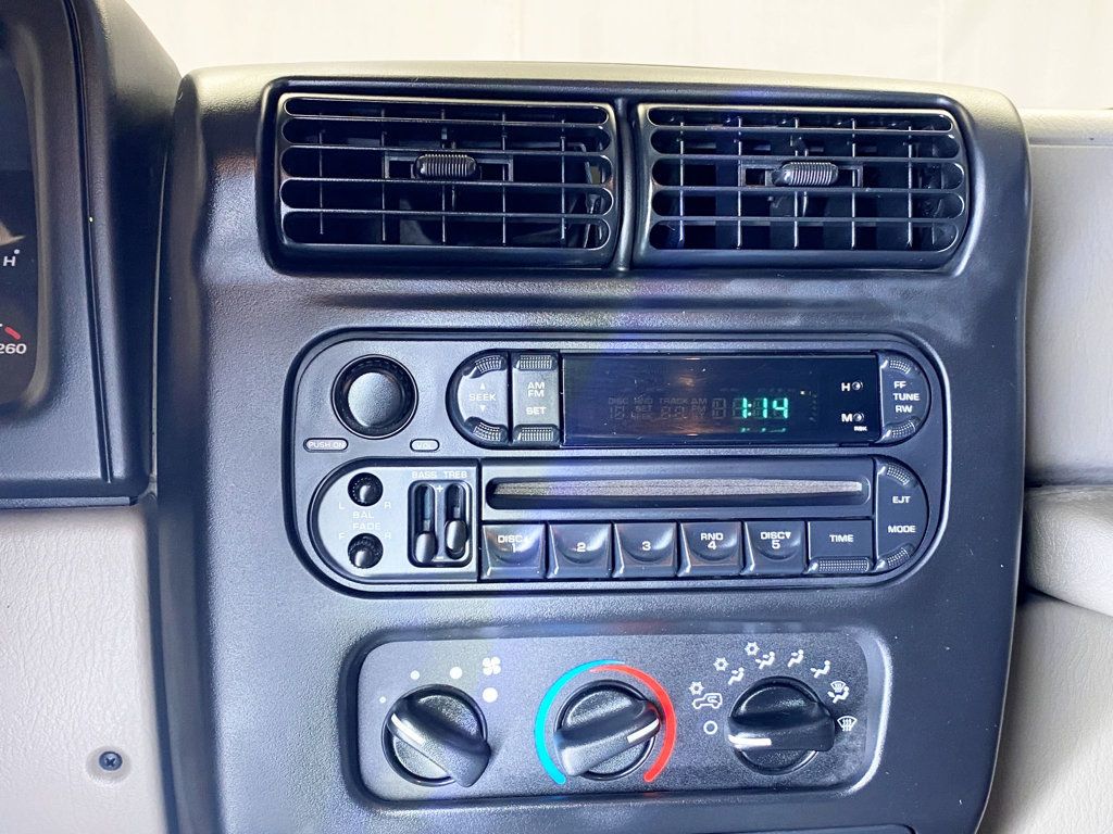 2003 Jeep Wrangler 2dr X - 22941647 - 32